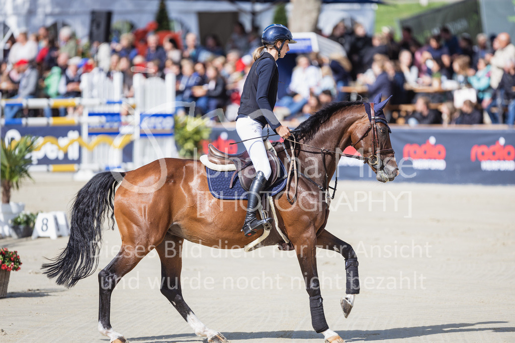 230730_BHO_GrosserPreis-551 | Deine schönsten Turniermomente als professionelle Fotos! Entdecke hochwertige Pferdesport-Fotografie im Online-Shop. Jetzt Fotos finden & bestellen!