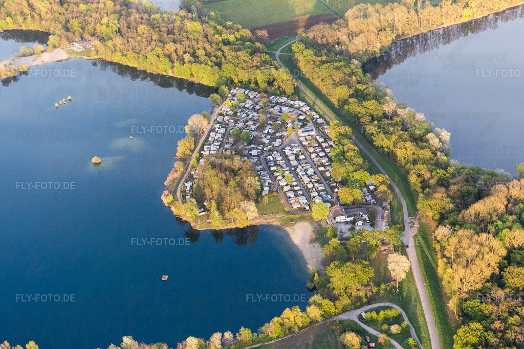 Lingenfeld, Baggersee | Luftbild: Lingenfeld, Baggersee in Lingenfeld im Bundesland Rheinland-Pfalz in Deutschland. Foto: IMG_106641.jpg vom 17.04.2018 durch Werner Riehm/FLY-FOTO.de - Realisiert mit Pictrs.com
