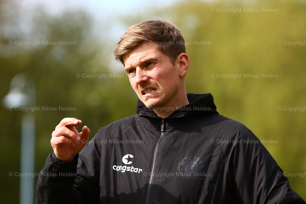 NH_FCStPauliU19_SVWerderBremenU19_U19Bundesliga_20042024 | Benny Hoose (Trainer, FC St. Pauli U19)

Fußball I Junioren I A-Junioren-Bundesliga Nord/Nordost I Saison 2023/2024 I 23. Spieltag I FC St. Pauli U19 - SV Werder Bremen U19 I 20.04.2024 I Sportplatz Köningskinderweg