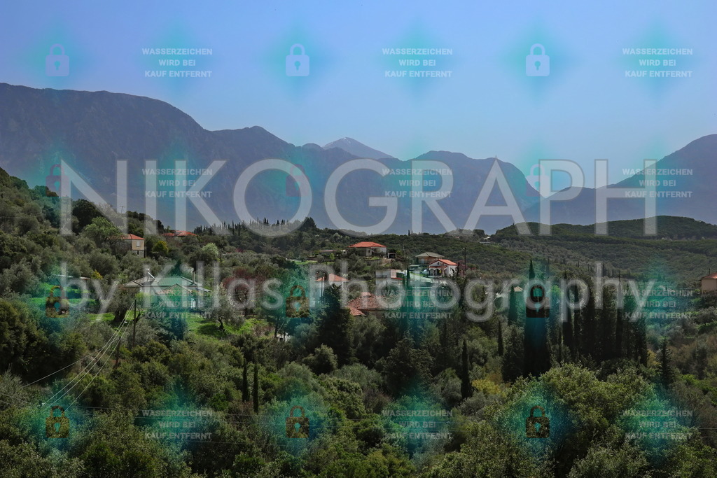 Kato Palaiokklision | Das Dorf Kato Palaiokklision (Káto Palaiokklísion) liegt in der Präfektur Thesprotia (Θεσπρωτία) der Region Epirus (Ήπειρος) im Nordwesten Griechenlands. 
Laut Zensus 2011 hat Kato Palaiokklisi rund 50 Einwohner. Kato Palaiokklisi gehört der Gemeinde Filiates an.