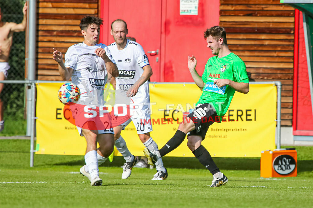 ASK Klagenfurt - SC Weiz 2:3, Kärntner Liga 3. Runde | Val Cernos (ASK Klagenfurt #26) Danijel Micic (ASK Klagenfurt #20) ASK Klagenfurt - SC Weiz 2:3 am 13.08.2023 in Klagenfurt
(ASK Sportzentrum Fischl), Austria, (Photo by Ernst Krawagner sport-fan.at) - Realisiert mit Pictrs.com