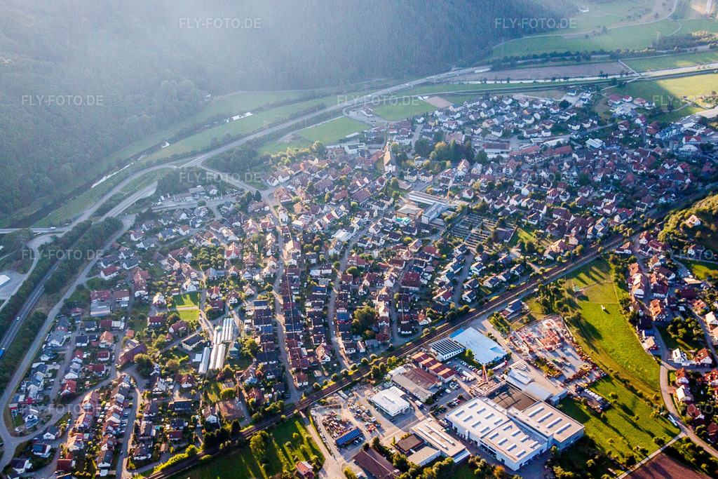 Luftbild: Fluß- Uferbereichen der Kinzig in Steinach im Bundesland Baden-Württemberg in Deutschland. Foto: IMG_59371.jpg vom 16.08.2013 durch Werner Riehm/FLY-FOTO.de