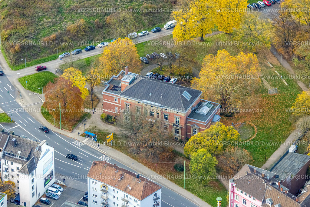 Hagen251102570 | Luftbild, VHS Volkshochschule Hagen, herbstliche Bäume, Wehringhausen, Hagen, Ruhrgebiet, Nordrhein-Westfalen, Deutschland