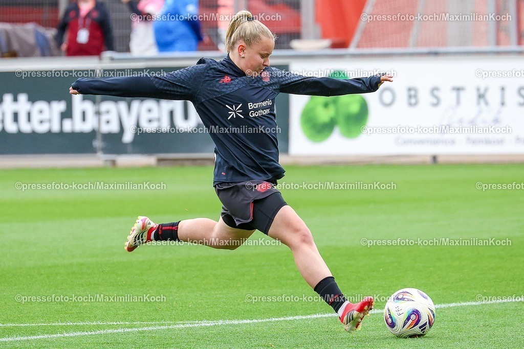 xsscx17052601061 | 17.05.2026, xsscx, Frauen Fussball, Bayer 04 Leverkusen - Werder Bremen, 1. Fussball Bundesliga, 26. Spieltag, Ulrich-Haberland-Stadion, Saison 2025 2026: Vanessa Fudalla (Bayer Leverkusen #21)DFB regulations prohibit any use of photographs as image sequences and or quasi-video. Photo: xSandraxScherningxPressefotoKochx