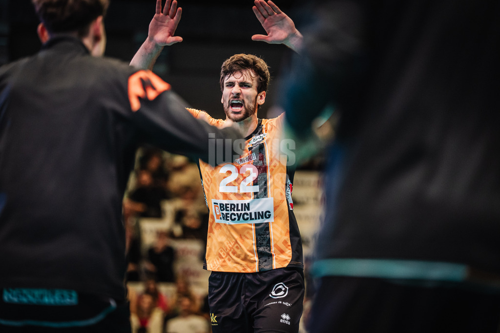 Volleyball | Herren | Saison 2025/2026 | Volleyball Ligacup | Finale | SVG Lüneburg vs. Berlin Recycling Volleys | 12.10.2024 | Jake Hanes (#22, BERLIN RECYCLING Volleys) jubelt