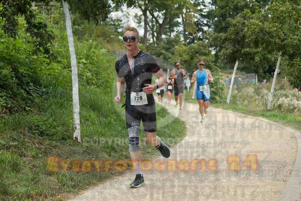250824_1426_EX1_6202 | Sportfotografie im Rhein-Sieg Kreis, Köln, Bonn, NRW, Rheinland Pfalz, Hessen, etc. Unser Tätigkeitsfeld umfasst den Laufsport vom Volkslauf über den Marathon, Duathlon, Triathon bis zum Ultralauf wie Kölnpfad Ultra oder Schindertrail.