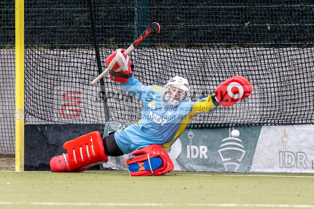 SFE_20230415_0092 | 15.04.2023 1. Bundesliga Hockey Herren Düsseldorfer HC - Rot-Weiss Köln am 15.04.2023 in Düsseldorf(Düsseldorfer Hockeyclub 1905 e.V.), Photo: Stephan Fehrmann 2022 (Sports-Gallery),Zickler Anton Torwart ( Düsseldorfer HC #32 )