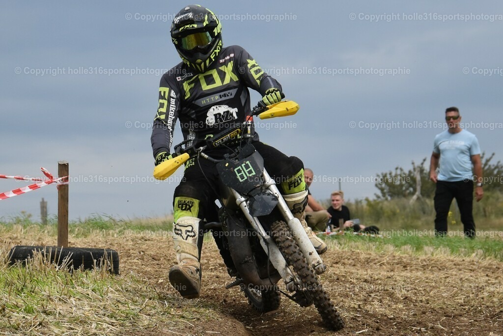 DSC_0067_01 (2) | Sportfotografie , Motorsport, Motoross, Reitsport, Mointainbike, Enduro,
Landschaft , Outdoor, Eventfotografie, Landschaft, Bilder online bestellen - Realisiert mit Pictrs.com