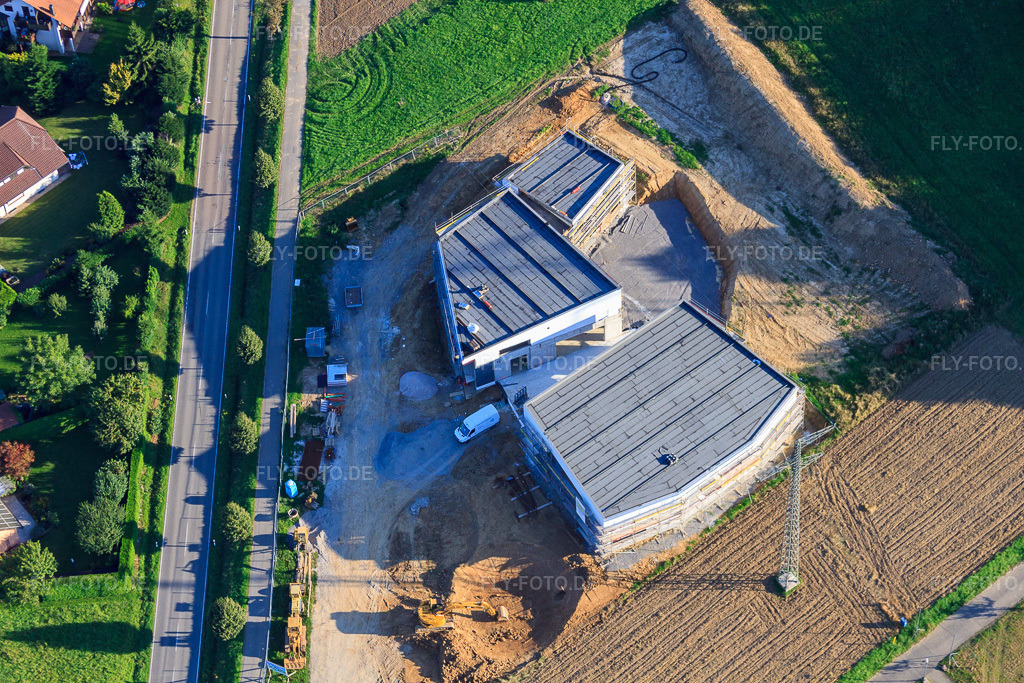 Luftbild: Johannes Kepler Schule im Ortsteil Ellmendingen in Keltern im Bundesland Baden-Württemberg in Deutschland. Foto: IMG_32538.jpg vom 21.08.2010 durch Werner Riehm/FLY-FOTO.de