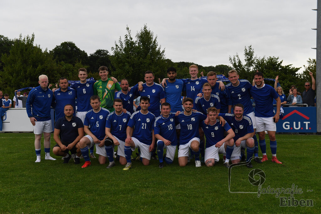 1. FC Nordenham-SV GOTANO | Kreispokal Finale Jade-Weser-Hunte 1. Mannschaften; 1.FC Nordenham (weiß)-SV GOTANO (blau) am 15.06.2025 in Rastede (Sportanlage Köttersweg), Photo: Philip Eiben 2025 - Realisiert mit Pictrs.com
