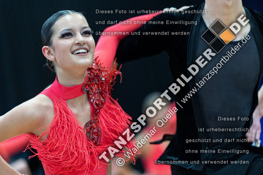 20240406-10932 | Hier finden Sie Tanz Bilder vom Latein und Standard Formationen tanzen. Sportbilder vom Tanzsport. Schöne Fotos und von Weltmeisterschaft, Europameisterschaft, Bundesliga, Regionalliga, Oberliga und Landesliga sowie von GOC Stuttgart, DanceComp, WM Bremen