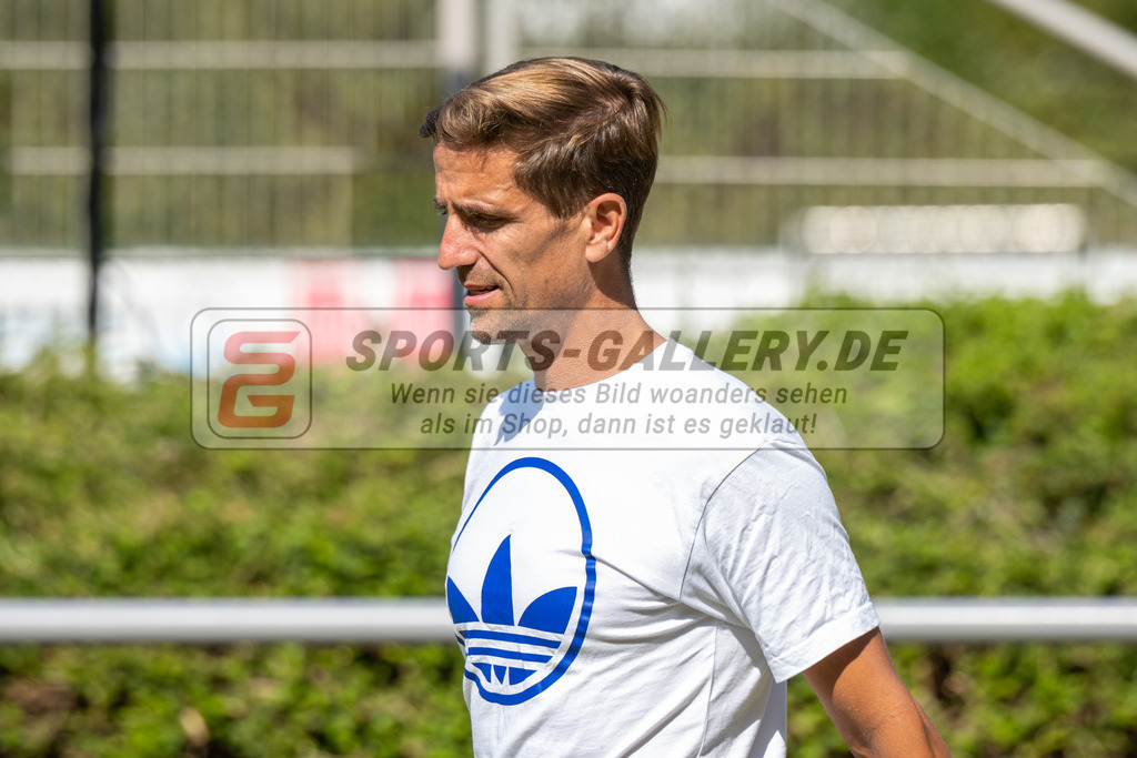 SFE_20220903_0122 | Markus Lonnes ( Trainer Rot-Weis Köln )  ; 1. Bundesliga Hockey Herren Rot-Weiss Köln - Bremer HC am 03.09.2022 in Köln (KTHC Stadion Rot-Weiss Köln Tennis and Hockey Club), Photo: Stephan Fehrmann 2022 (Sports-Gallery)