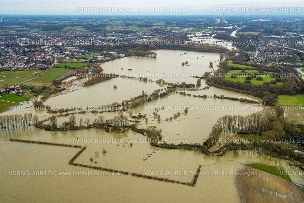 Bergkamen231204797Lippe | Luftbild vom Hochwasser der Lippe, Weihnachtshochwasser 2023, Fluss Lippe tritt nach starken Regenfällen über die Ufer, Überschwemmungsgebiet NSG Lippeaue von Werne bis Heil, Stadtgrenze Werne und Bergkamen, Heil, Bergkamen, Ruhrgebiet, Nordrhein-Westfalen, Deutschland
