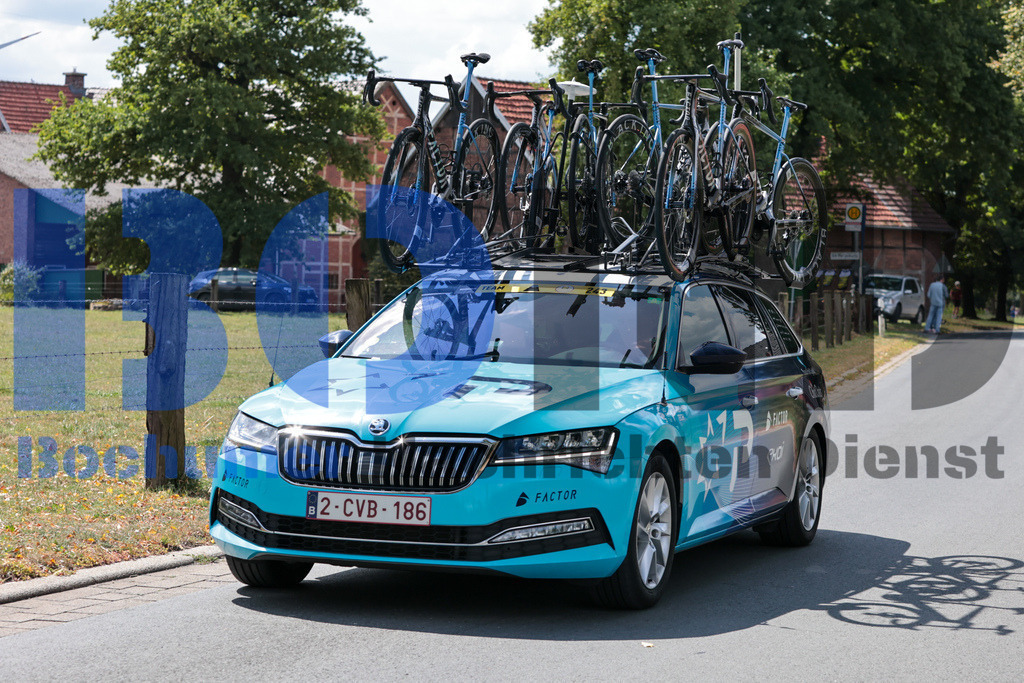 SES_DEUTOU20250821-51 | bond - Realisiert mit Pictrs.com