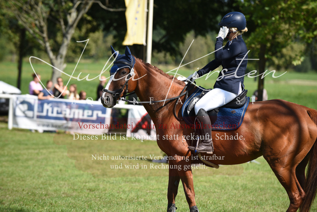 DSC_9282 | Pferde- und Turnierfotografie in Westsachsen. Pferdeportraits, Auftragszeichnungen und intuitive Kunst.