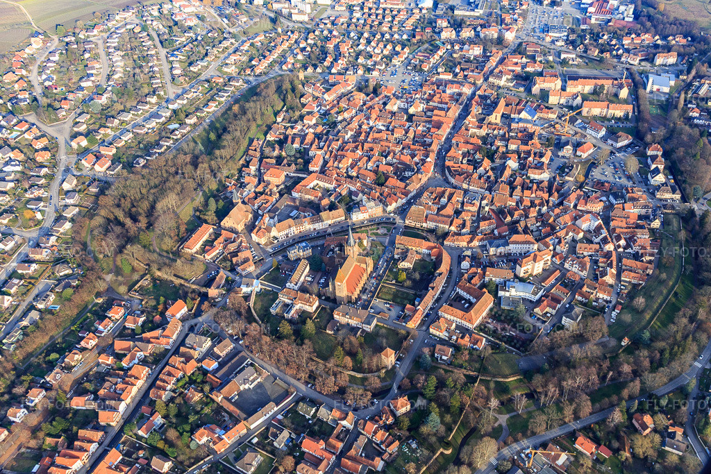 Aerial view: City overview from the west in Wissembourg in the state Bas-Rhin, France. – Photo: IMG_112580.jpg taken on 02/05/2019 by Werner Riehm/FLY-FOTO.com – Resolution of the original: 4607 x 3071 px