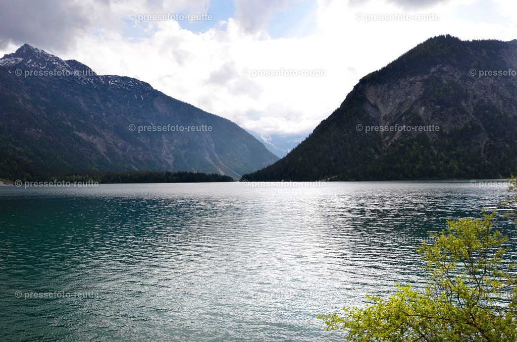 welltvi-Plansee-Impression-Mai2016-_DSC1990 | Info aus dem Bezirk Reutte/Ausserfern Tirol sowie eine umfangreiche Bilddatenbank über die gesamte Region: Lechtal, Talkessel Reutte, Tannheimertal, Zwischentoren. Lech, Plansee, Zugspitze, Grenztunnel, B179, Fernpassstraße, Verkehr, Lawinen, Tradition, - Realisiert mit Pictrs.com