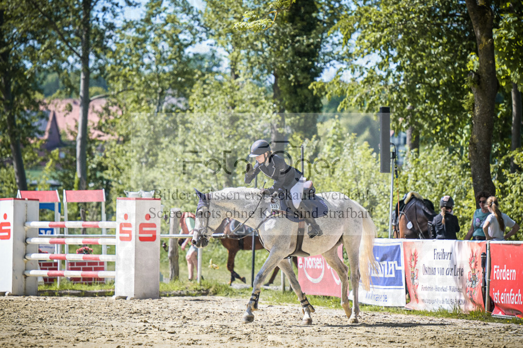 DOS_1622 | Entdecke hochwertige Reitturnierfotos von Foto Oger. Professionell, emotional und authentisch – jetzt Lieblingsmomente im Shop bestellen.Deutschlandweite Turnierfotografie. - Realisiert mit Pictrs.com