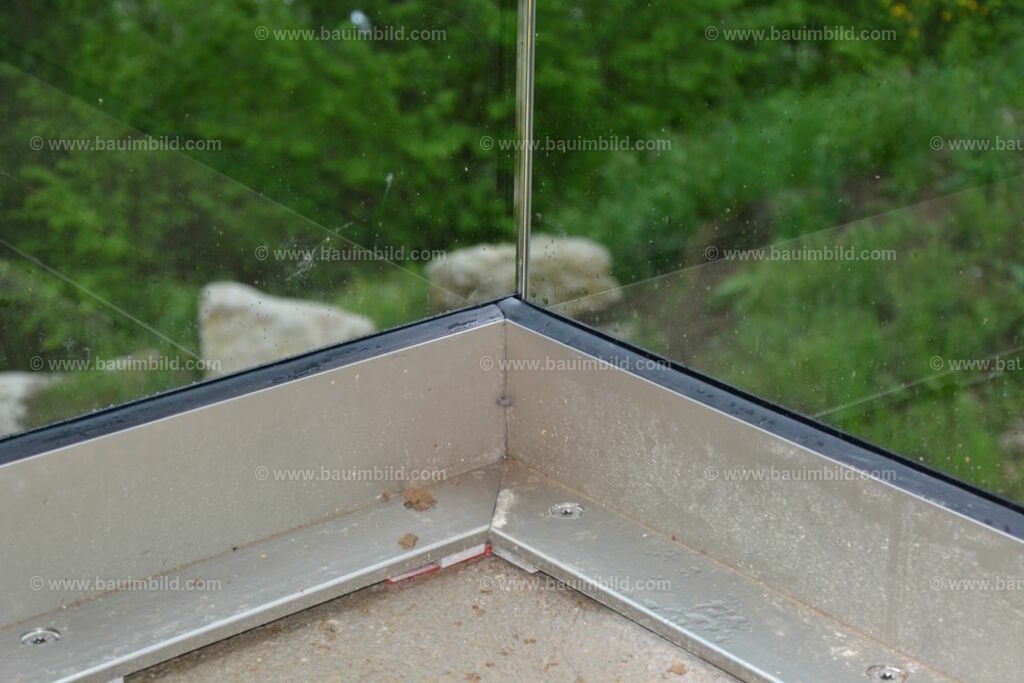 bib-lg24-metallbau-0027 | Nach LV-Leistungsgruppen sortierte Detailfotos über den Bau eines Hauses. Alle Hausbau-Bilder direkt vom Urheber und Autor der Website Haus-Selber-Bauen.com