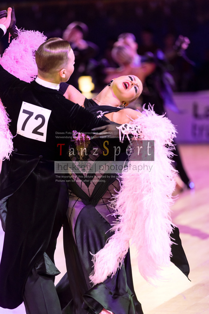 20241215_WDSF_Int_Open_Std-Riga-9344 | Tanzsportbilder, Standardtanz, Lateintanz, WDSF, DTV, LTVB, dancecomp, goc, hessen tanzt, blaues band der spree, walzer, tango, wiener walzer, slowfox, quickstepp, samba, rumba, cha-cha-cha, paso doble. jive, hd-kroft photography, turniertanzsport