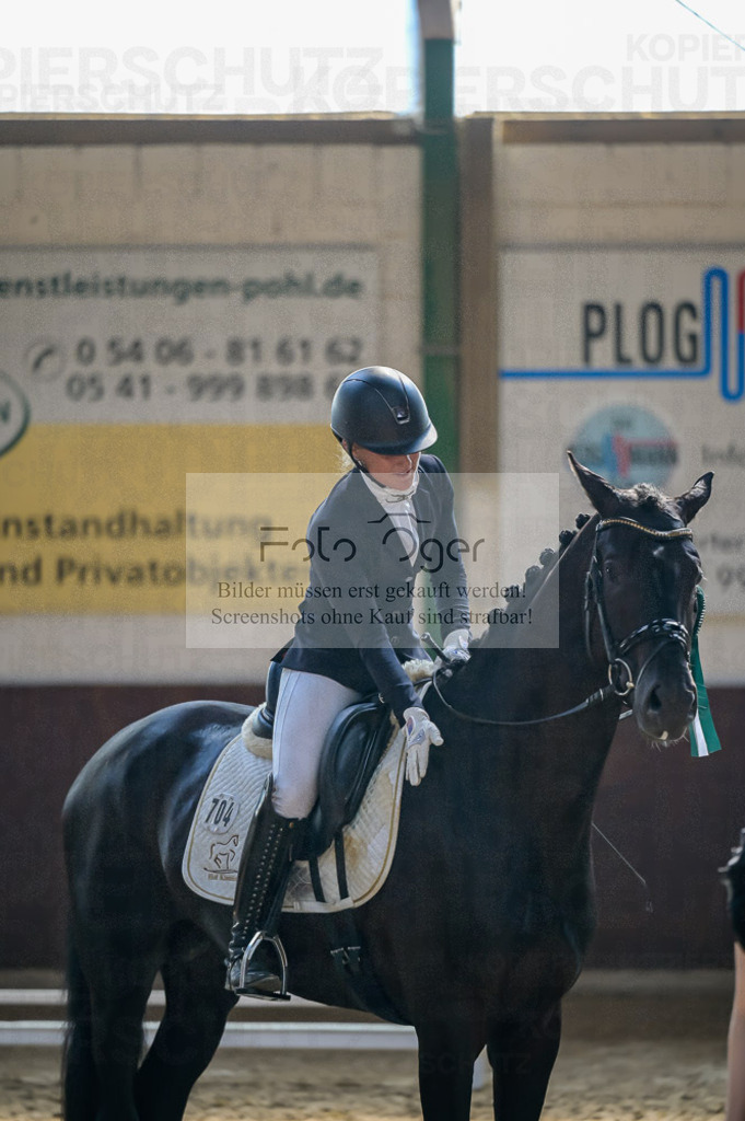 Reitturnier Voxtrup | Entdecke hochwertige Reitturnierfotos von Foto Oger. Professionell, emotional und authentisch – jetzt Lieblingsmomente im Shop bestellen.Deutschlandweite Turnierfotografie. - Realisiert mit Pictrs.com