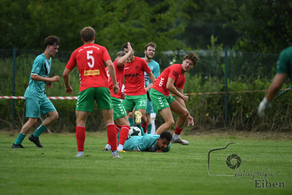 Sport-Duwe Cup | Sport-Duwe Cup Oldenburg; SSV Jeddenloh (weiß)-VFB Oldenburg (blau) am 05.07.2025 in Oldenburg (Sportanlage TuS Eversten), Photo: Philip Eiben 2025 - Realisiert mit Pictrs.com