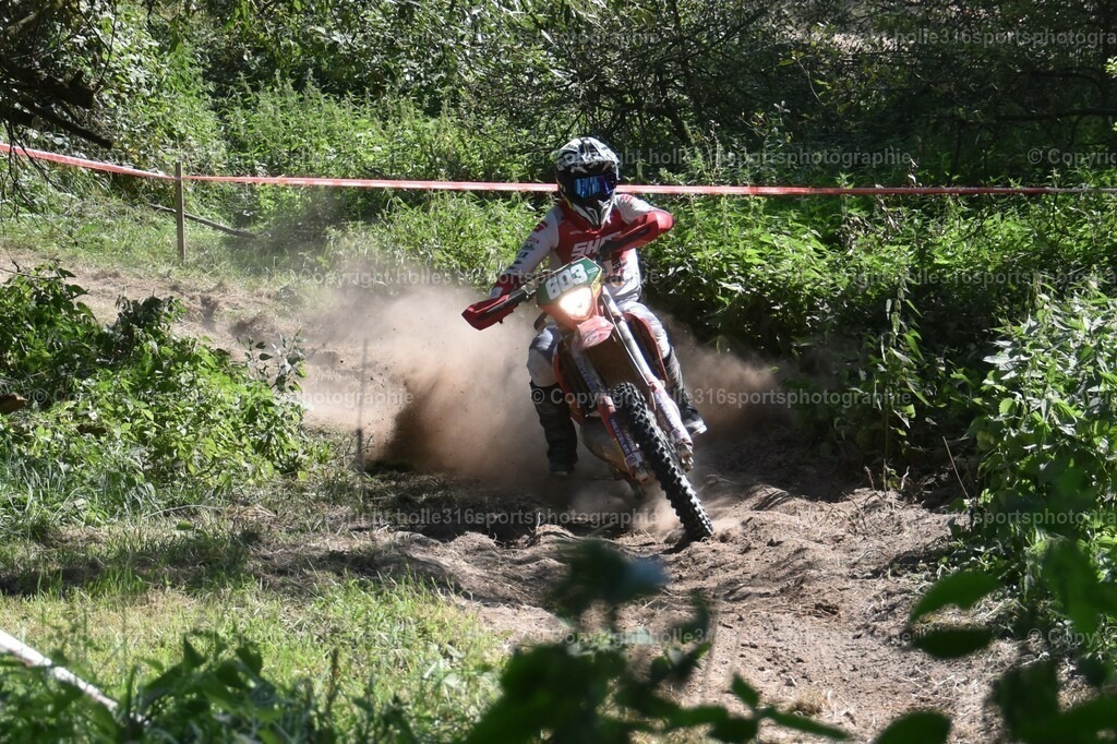 DSC_0191 | Sportfotografie , Motorsport, Motoross, Reitsport, Mointainbike, Enduro,
Landschaft , Outdoor, Eventfotografie, Landschaft, Bilder online bestellen - Realisiert mit Pictrs.com