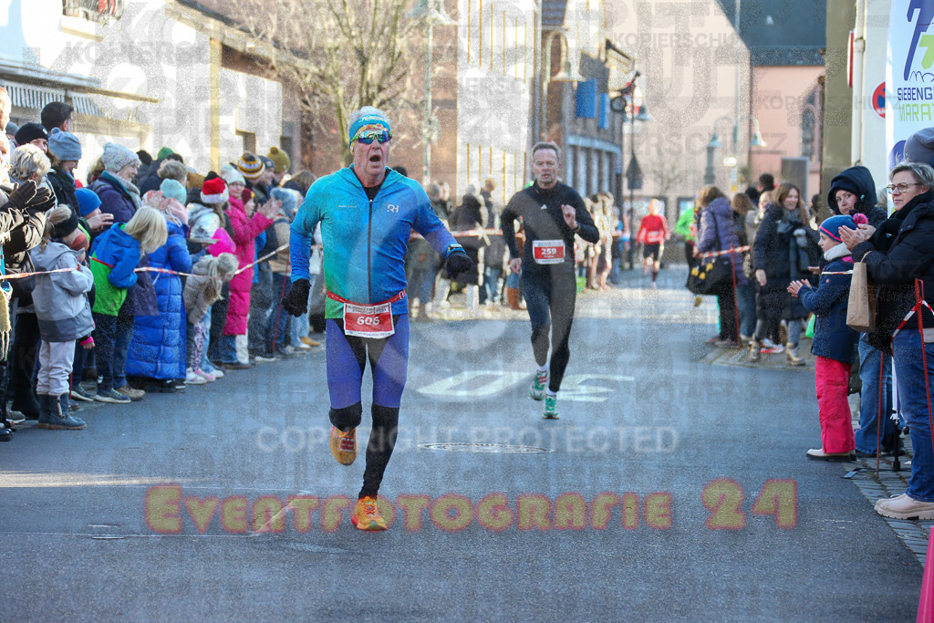 241201_1222_EX1_1868 | Sportfotografie im Rhein-Sieg Kreis, Köln, Bonn, NRW, Rheinland Pfalz, Hessen, etc. Unser Tätigkeitsfeld umfasst den Laufsport vom Volkslauf über den Marathon, Duathlon, Triathon bis zum Ultralauf wie Kölnpfad Ultra oder Schindertrail.