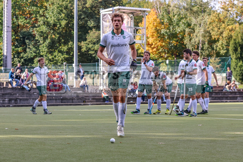 MJ_2022-10-08_Herren_HTCU-UHC-41 | Moritz Ludwig (Uhlenhorst Mülheim #25), Uhlenhorst Mülheim - UHC Hamburg am 8.10.2022 im Waldstadion, Mülheim a. d. Ruhr