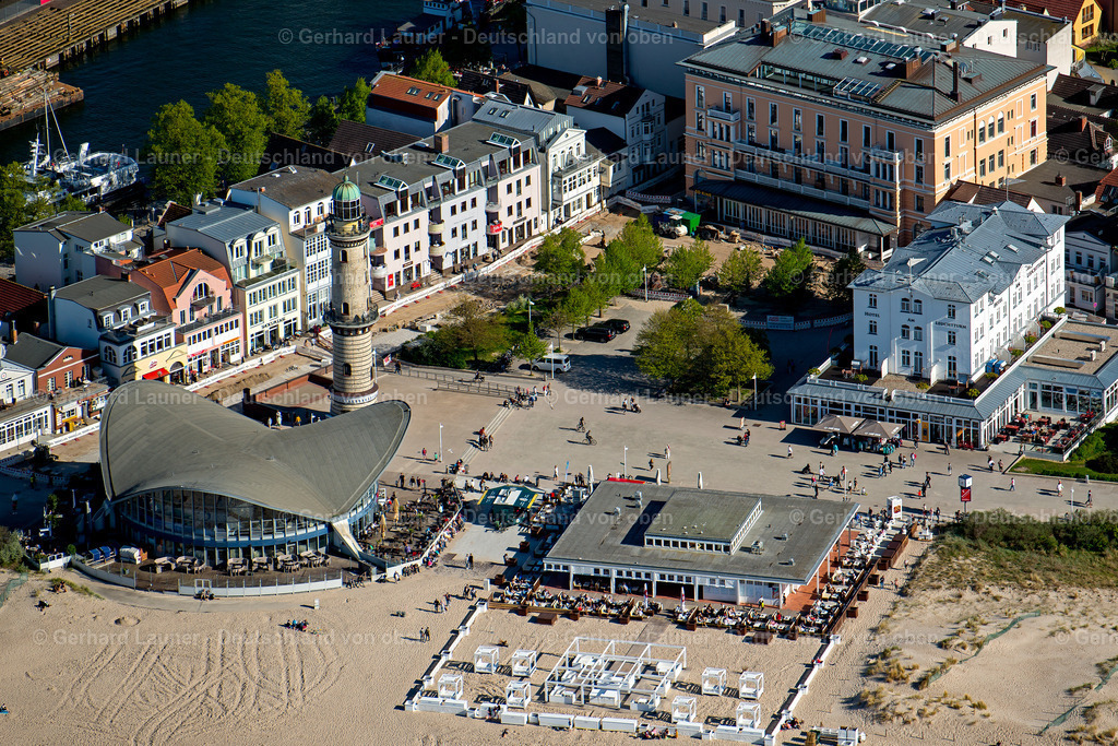 9200483 | Leuchtturm Warnemünde