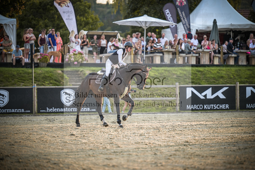 DOS_1671 | Entdecke hochwertige Reitturnierfotos von Foto Oger. Professionell, emotional und authentisch – jetzt Lieblingsmomente im Shop bestellen.Deutschlandweite Turnierfotografie. - Realisiert mit Pictrs.com
