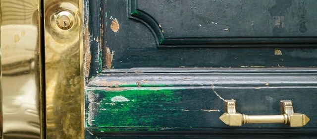 DSC06839 (1) | Gem of Rome 001, golden door handle and doorlock, green door Kleinod in Rom, 001, Türgriff und Schloss goldig, grüne Tür - Realisiert mit Pictrs.com