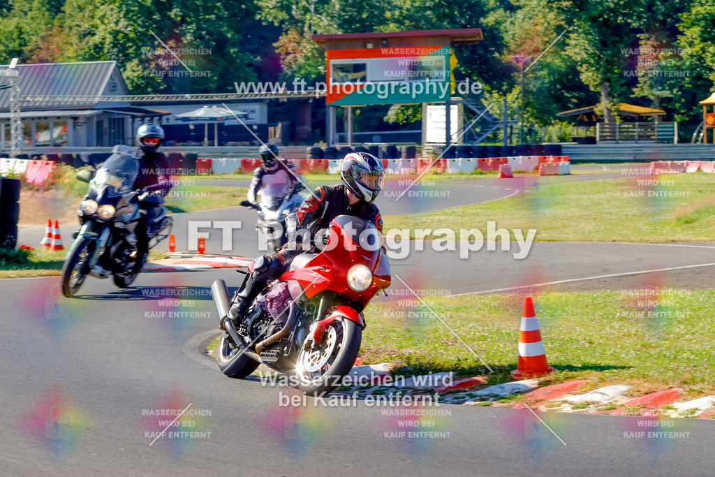 _MOT8771 | Hier findet Ihr Bilder von Touristenfahrten auf der Nürburgring Nordschleife oder von anderen Veranstaltungen die ich besucht habe. Viel Spass beim Durch Schauen 