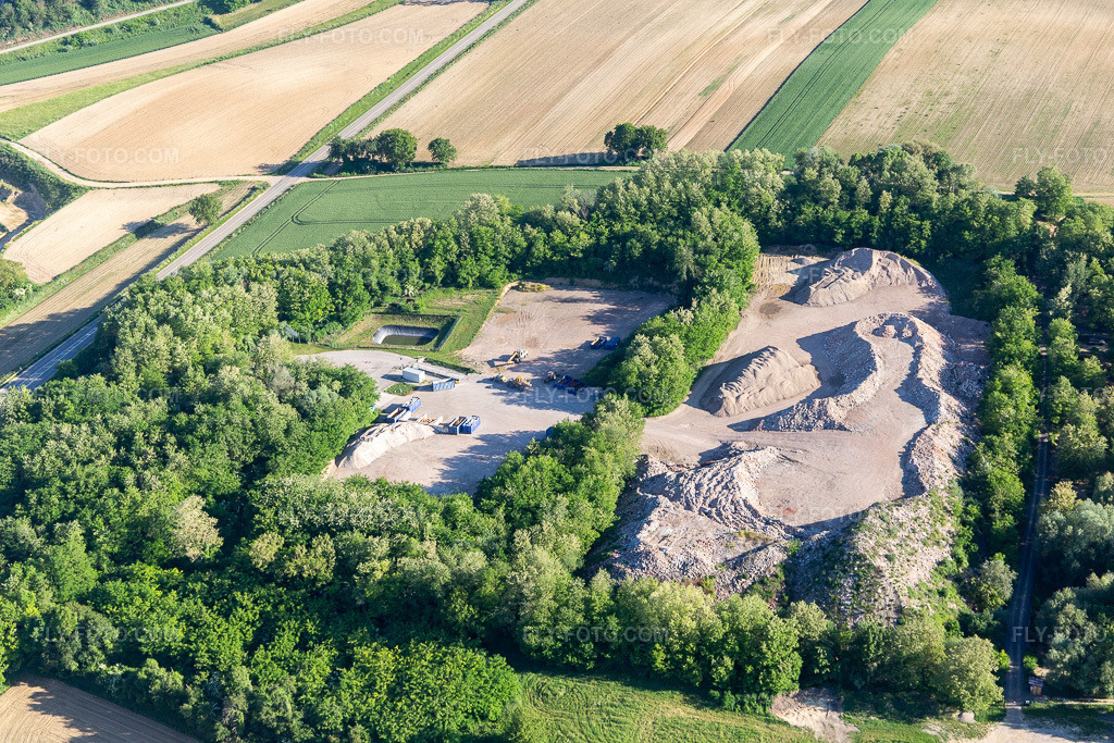 Aerial view: MATERIALS in Seltz in the state Bas-Rhin, France.Photo: IMG_115027.jpg taken on 06/01/2019 by Werner Riehm/FLY-FOTO.comResolution of the original: 5472 x 3648 px