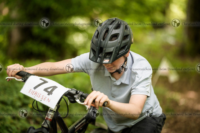 Eierlesen 2026 | Sie wurden bei einem Event oder Sportanlass fotografiert? Hier finden sie ihre Bilder! - Realisiert mit Pictrs.com