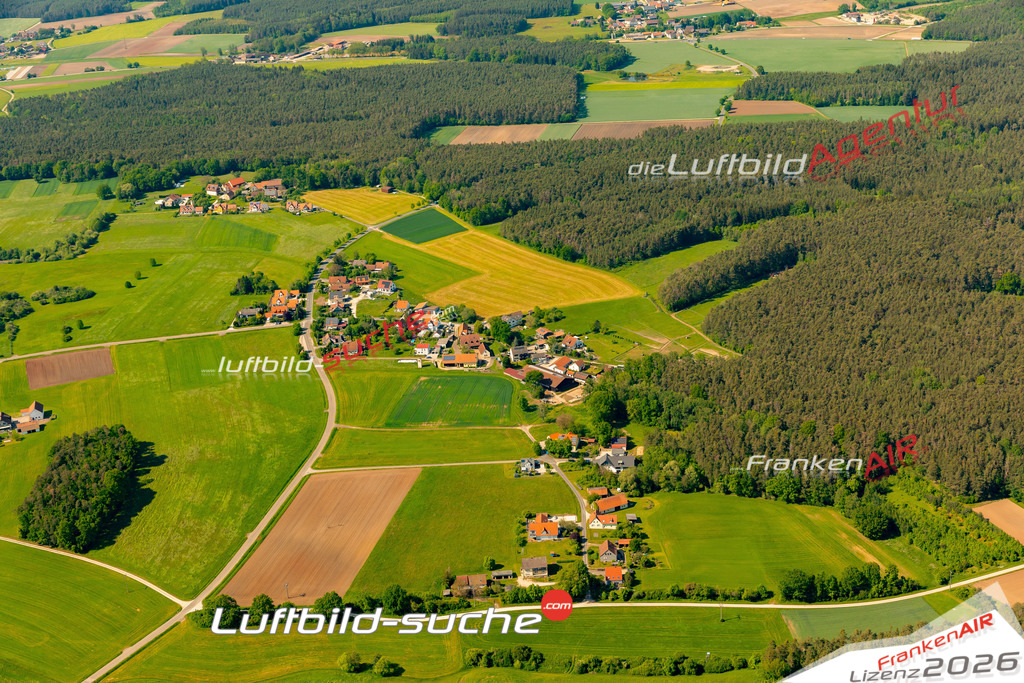 Das Luftbild zeigt : Heubühl Roth - Die Luftaufnahme wurde 2024 vom UL-Flugzeug aus erstellt ( keine Drohne ) - Hochauflösende Luftaufnahme - Für grossformatige Ausdrucke geeignet. Die Geschenkidee !Mit Lizenz und Bildrechte bestellbar