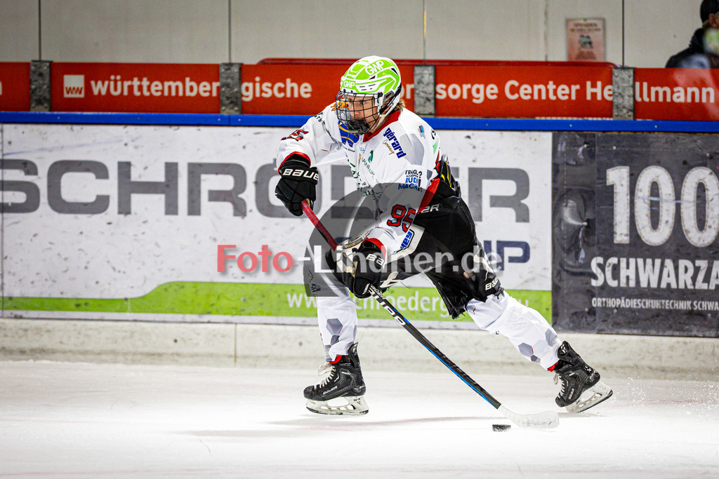 MINERS Meet&amp;Greet Showtraining | MINERS Meet &amp; Greet 2025, MINERS Meet&amp;Greet Showtraining, 20250906,, 2025-09-06 in Peißenberg  (Eishalle Peißenberg), Moritz BIRKNER 95, Copyright: WolfgangxLindner www.foto-lindner.de