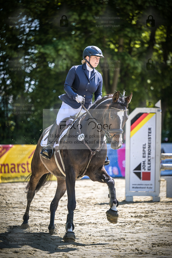 DOS_9270 | Entdecke hochwertige Reitturnierfotos von Foto Oger. Professionell, emotional und authentisch – jetzt Lieblingsmomente im Shop bestellen. - Realisiert mit Pictrs.com