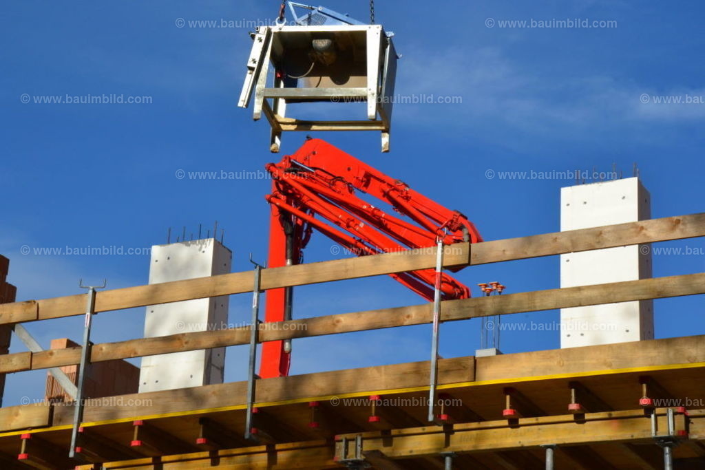 bib-lg04-betonarbeiten-0637 | Nach LV-Leistungsgruppen sortierte Detailfotos über den Bau eines Hauses. Alle Hausbau-Bilder direkt vom Urheber und Autor der Website Haus-Selber-Bauen.com