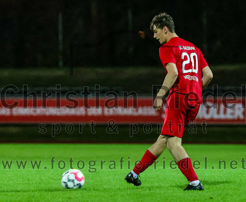 2023-09-01_007_SC_Baldham-Vaterstetten_gegen_TSV_1877_Ebersberg | Vaterstetten, Deutschland, 01.09.2023:
Fußball, Kreisliga 2023 / 2024, 3. Spieltag, SC Baldham-Vaterstetten gegen TSV 1877 Ebersberg, Ergebnis: 1:2

Manuel Rook (SC Baldham-Vaterstetten, #20)

Foto: Christian Riedel / fotografie-riedel.net