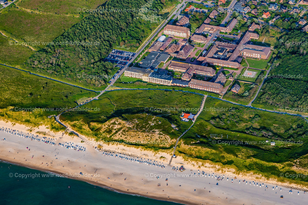Sylt_Westerland_Asklepios_Nordseeklinik_ELS_1149130825 | SYLT 13.08.2025 Klinikgelände des Krankenhauses " Asklepios Nordseeklinik " in Westerland (Sylt) auf der Insel Sylt im Bundesland Schleswig-Holstein, Deutschland. Weiterführende Informationen bei: Asklepios Kliniken Verwaltungsgesellschaft mbH. // Hospital grounds of the Clinic " Asklepios Nordseeklinik " in Westerland (Sylt) at the island Sylt in the state Schleswig-Holstein, Germany. Further information at: Asklepios Kliniken Verwaltungsgesellschaft mbH. Foto: Martin Elsen
