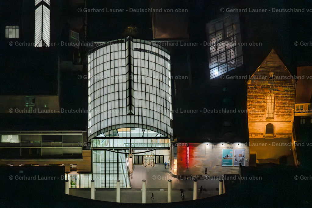 3901526 | Rückseite des Museum für Moderne Kunst und Design, Nürnberg, Nachtaufnahme