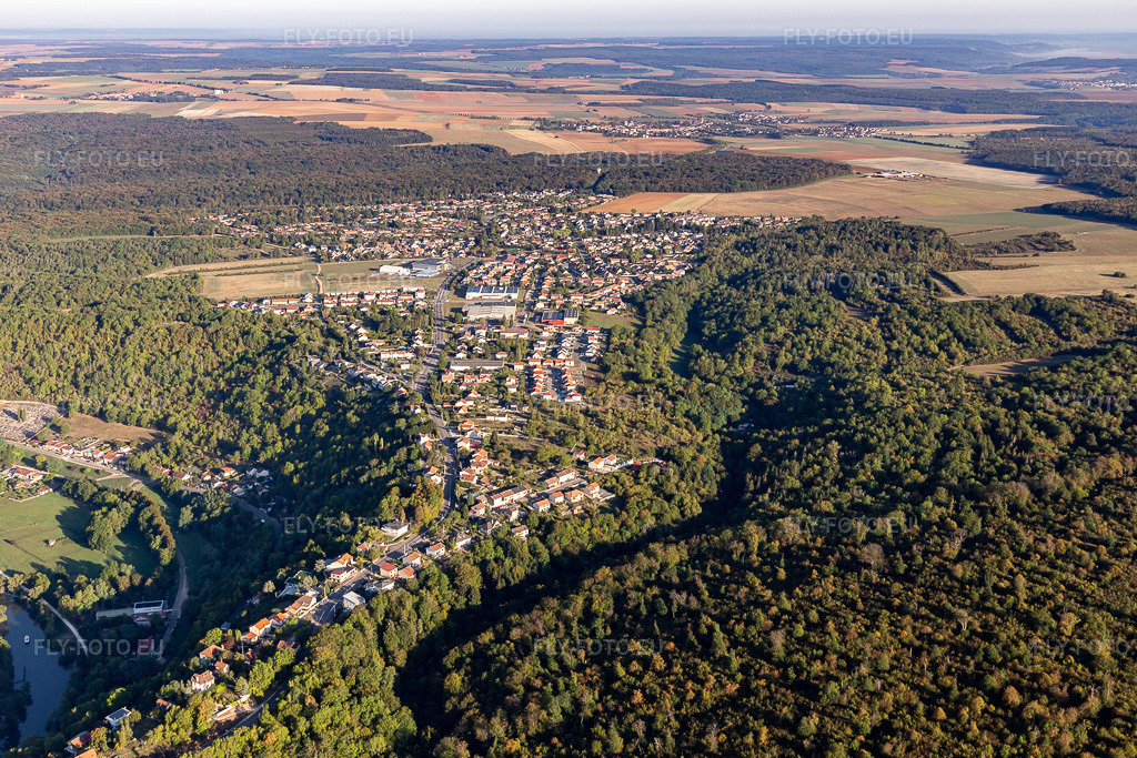 Vue aérienne: Le Tremblot à Liverdun dans le département Meurthe et Moselle, France. Photo: IMG_118132.jpg prise le 15/09/2019 par Werner Riehm/FLY-FOTO.euRésolution de l'original: 5340 x 3560 px