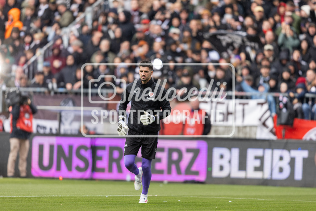 Fußball I Männer I Saison 2025-2026 I Bundesliga I FC St. Pauli - VfL Wolfsburg I 12787 | realhellocedii - Realisiert mit Pictrs.com