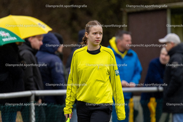 Fußball I Herren I Saison 2025-2026 I Landesfreundschaftsspiel I SC Rönnau - SSG Rot-Schwarz Kiel 009 | Henriette Inge Maaß (1. Assistent) - Realisiert mit Pictrs.com