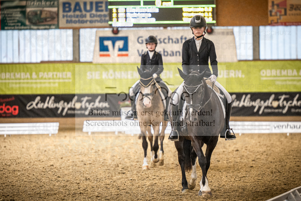 DOS_4064 | Entdecke hochwertige Reitturnierfotos von Foto Oger. Professionell, emotional und authentisch – jetzt Lieblingsmomente im Shop bestellen.Deutschlandweite Turnierfotografie. - Realisiert mit Pictrs.com