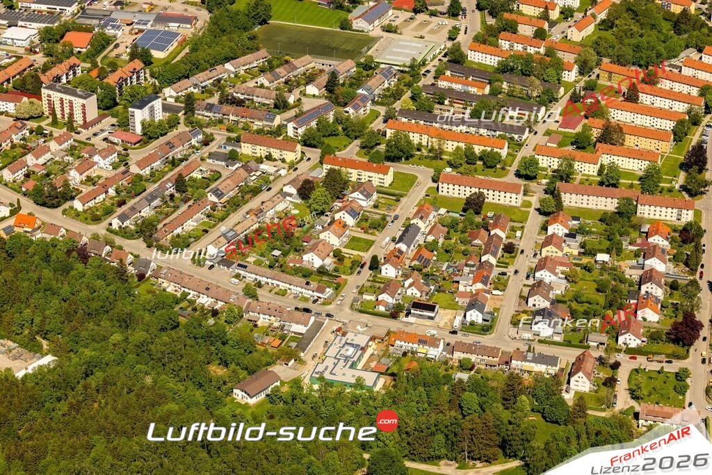 Das Luftbild zeigt : Neugablonz Kaufbeuren - Die Luftaufnahme wurde 2024 vom UL-Flugzeug aus erstellt ( keine Drohne ) - Hochauflösende Luftaufnahme - Für grossformatige Ausdrucke geeignet. Die Geschenkidee !Mit Lizenz und Bildrechte bestellbar
