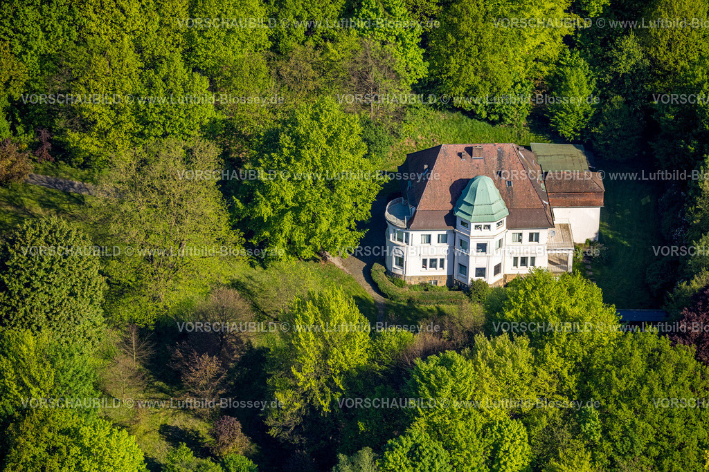 Herdecke240503024 | Luftbild, Villa Wohnhaus mit rundem Erker Vorbau im Wald, Am Hegede, Ostende, Herdecke, Ruhrgebiet, Nordrhein-Westfalen, Deutschland
