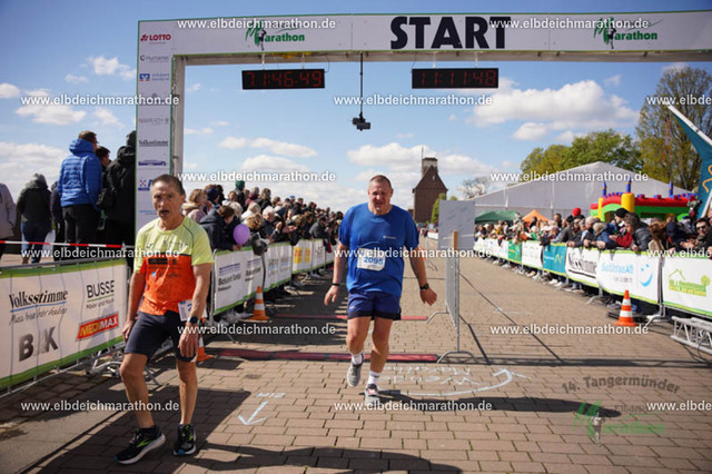 FSC04182 | Willkommen im Bildershop des Tangermünder Elbdeichmarathons. Die Bilder wurden größtenteils mit Startnummern hinterlegt.  Bitte verwenden Sie die Suchfunktion ("Suche"-Button links oben). - Realisiert mit Pictrs.com