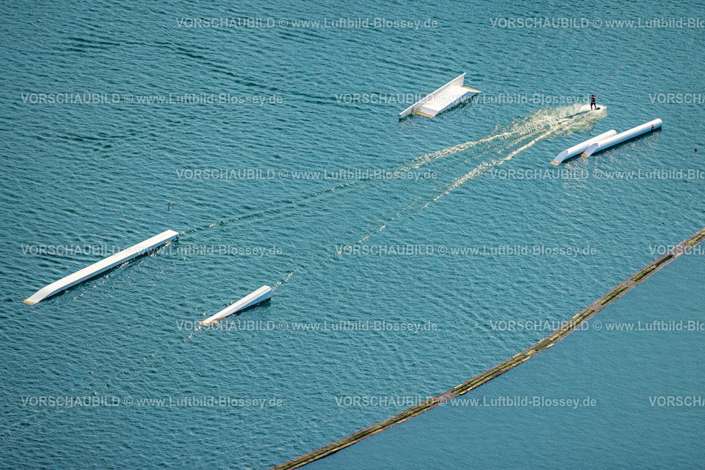 Beckum230805276 | Luftbild, Tuttenbrocksee mit TwinCable Beckum Wasserski-Anlage im See, Beckum, Münsterland, Nordrhein-Westfalen, Deutschland